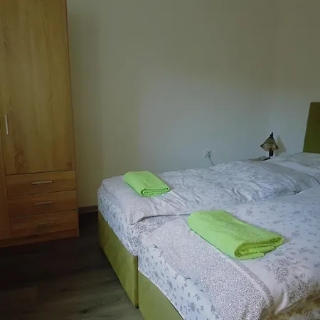 Em Apartamento *